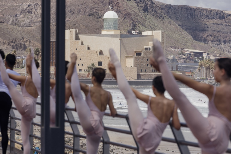 Imagen de una noticia Una “megabarra”, exhibiciones y una clase magistral a pie de calle para celebrar el Día Internacional de la Danza en Las Palmas de Gran Canaria