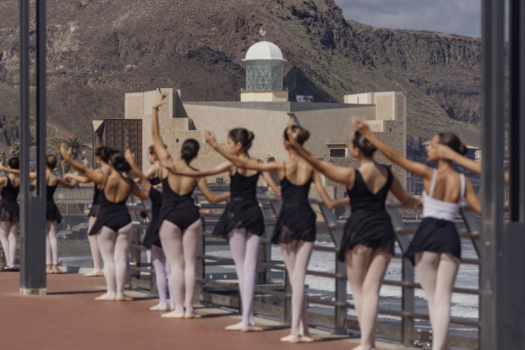 Imagen de una noticia Las Palmas de Gran Canaria celebra el Día Internacional de la Danza con exhibiciones en la urbe y una “megabarra” frente al mar